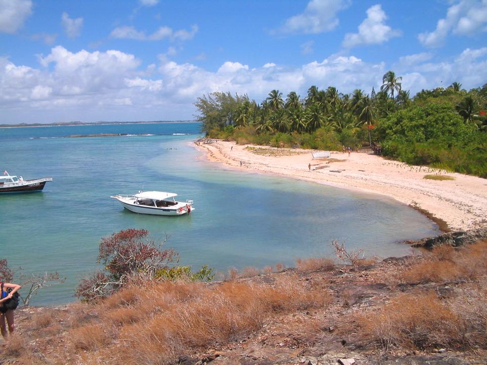 Barcos antiguos en la isla de Santo Aleixo.